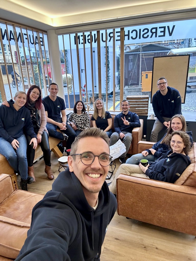 Team der Finanzlounge in der Büro-Lounge